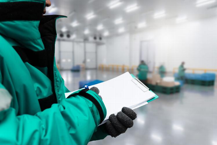 What Size Cold Room Does Your Business Need? Not sure what size cold room your business needs? This guide compares commercial cold room sizes across industries, including food manufacturing, hospitality, agriculture, pet food, pharmaceuticals and distribution, while exploring storage capacity, energy efficiency and the benefits of bespoke cold room installation.